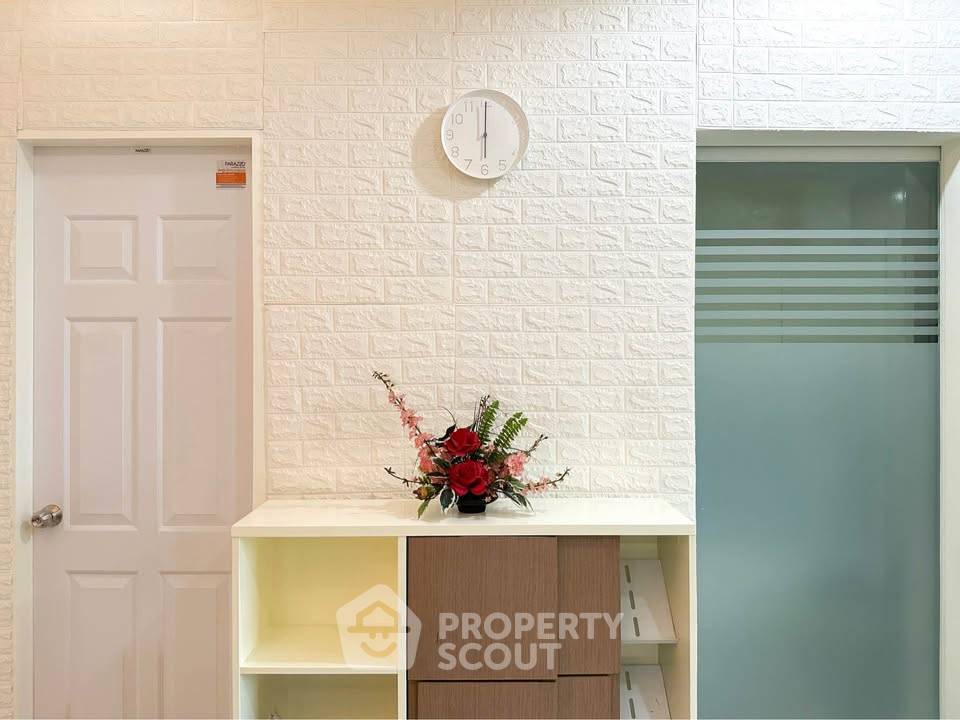 picture 1-BR Condo at Q House Sathon near BTS Krung Thon Buri (ID 2025125) - 8/13