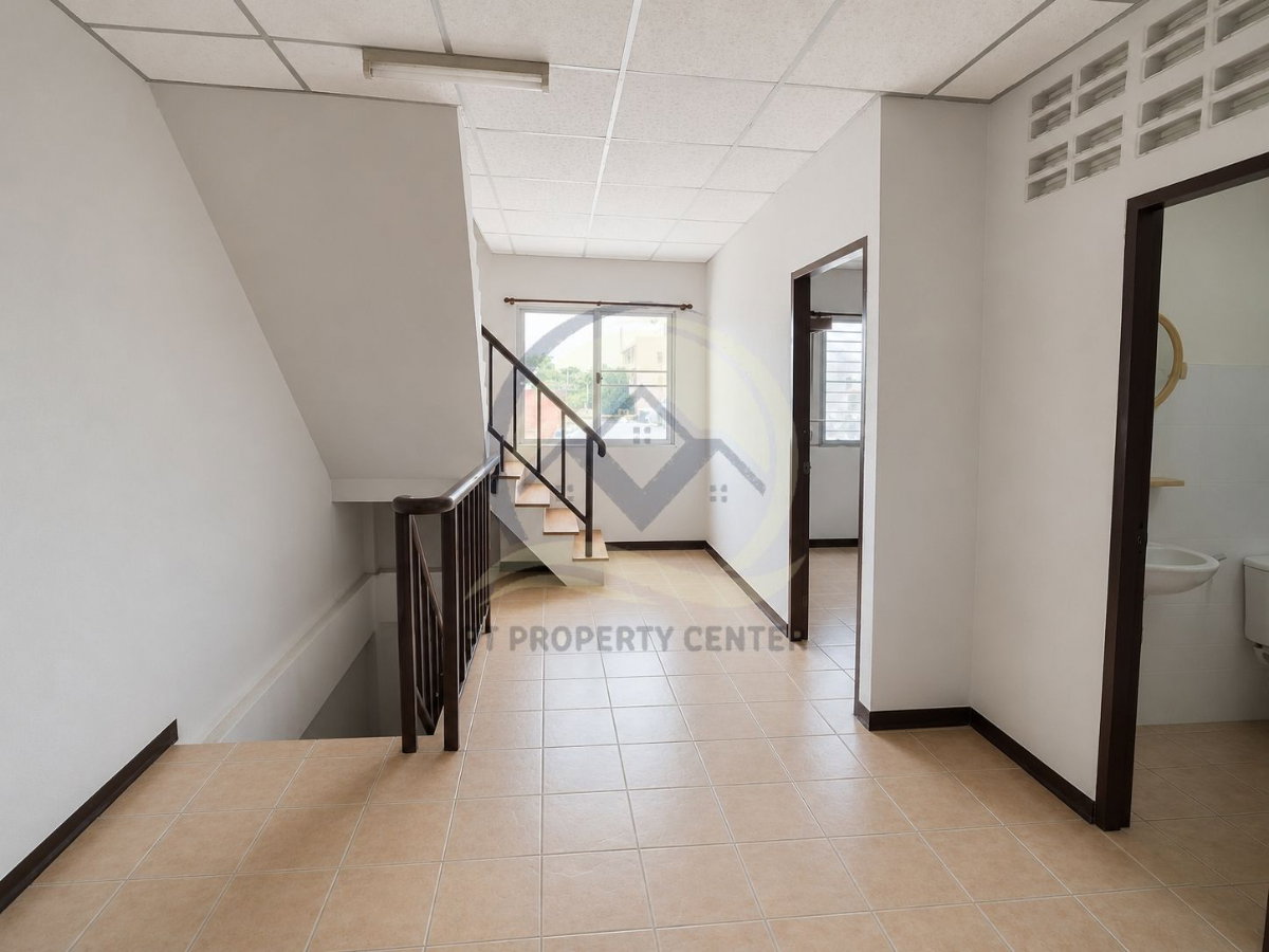 รูป หมู่บ้านอรุณวรรณ 1 ซอยสายไหม 69 ถนนสายไหม ทาวน์โฮม 3 ชั้น ราคาถูก หน้าบ้านไม่ชนใคร เดินทางสะดวกเข้า-ออกเมืองได้ง่าย สิ่งอำนวยความสะดวกครบครัน - รูปที่ 21/30