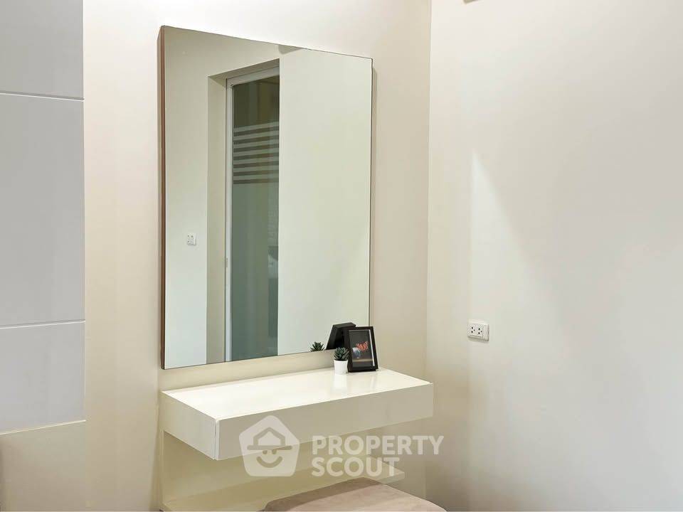 picture 1-BR Condo at Q House Sathon near BTS Krung Thon Buri (ID 2025125) - 7/13
