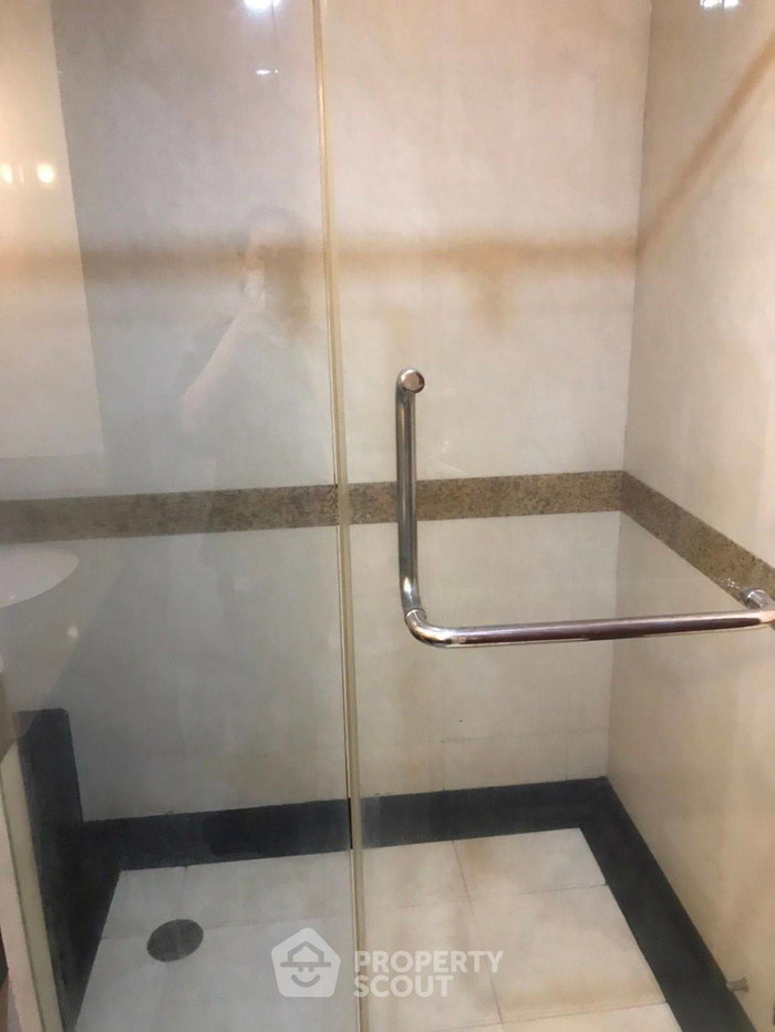 picture Great Value 1-BR, Supalai Oriental Place Sathorn Suanplu, MRT Lumphini (ID 2008114) - 3/6