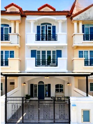 Townhouses for rent Nonthaburi : 			Suankularb Wittayalai Nonthaburi School. 700m.3.5-story French-European style townhome office newly renovated with 6 multi-purpose rooms          