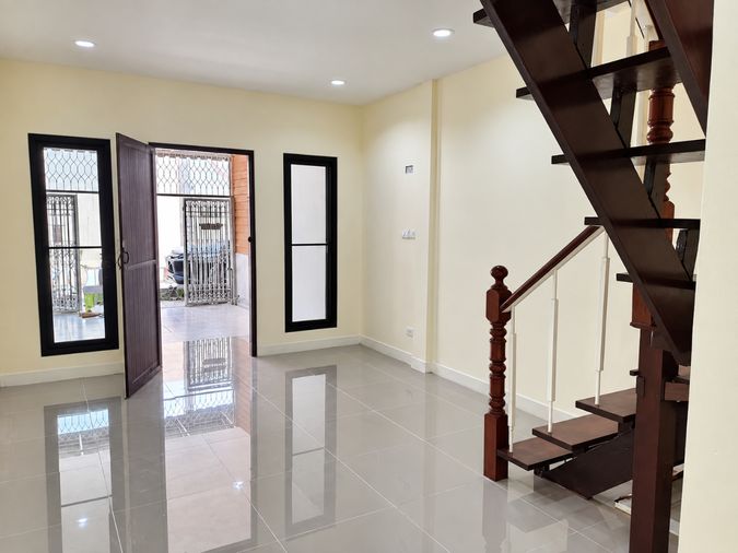 2-bed townhouse for sale, 116 sqm, 15 sq wah, Huai Khwang