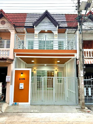 ทาวน์โฮม นนทบุรี : DEE.  ทำเลดี  ติดถนนกาญจนาภิเษก  ห่างเซ็นทรัล เวสเกต เพียง 500 เมตรหมู่บ้านจิตตกาญจน์  บางใหญ่  ทาวน์เฮ้าส์ 3 ห้องนอน รีโนเวทใหม่ พร้อมอยู่ 