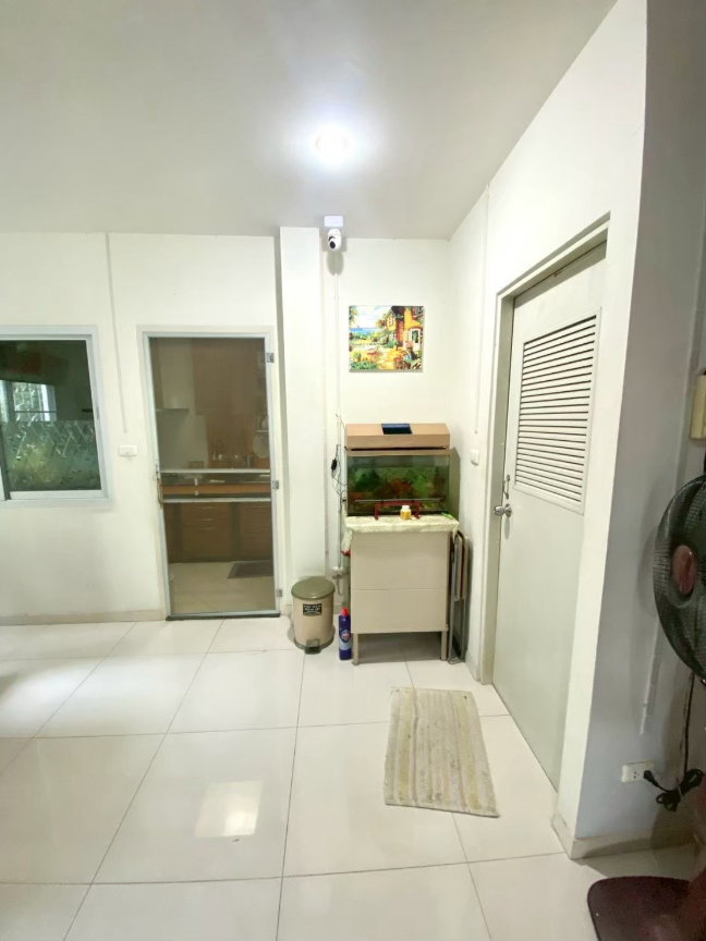 รูป ขายด่วน! บ้านเดี่ยวมือสอง  บ้าน 2 ชั้น ใกล้ MRT ทิพวัล  หมู่บ้านที่ดินทอง 3 | พร้อมเข้าอยู่  บ้านสวย ทำเลเดินทางสะดวก พร้อมเฟอร์นิเจอร์ทั้งหลัง - รูปที่ 9/23