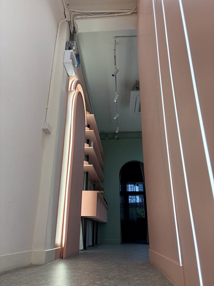 picture Urgent Lease/Takeover! Minimalist-style hair salon + nail zone near BTS On Nut - 16/25