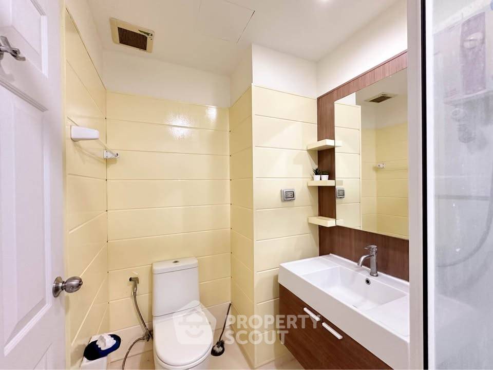 picture 1-BR Condo at Q House Sathon near BTS Krung Thon Buri (ID 2025125) - 10/13