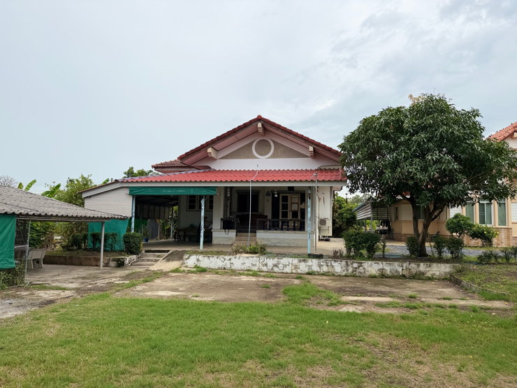 picture 4BR Garden Home with 3 Buildings for Sale - 1/31