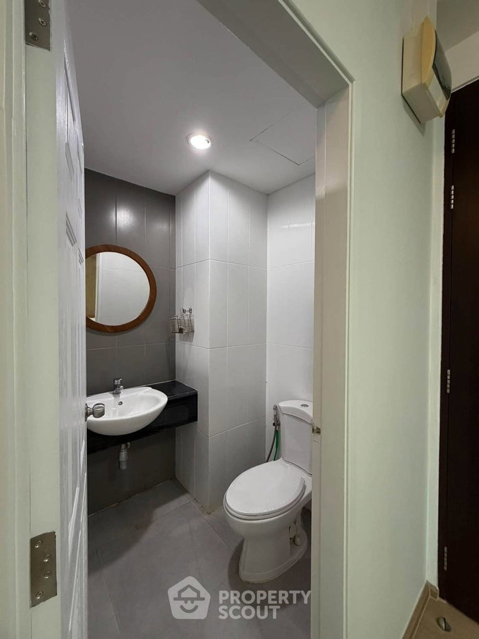 picture 100m From MRT Ratchadaphisek | 1-BR At Pano Ville Ratchada 19 (ID 3363496) - 10/14