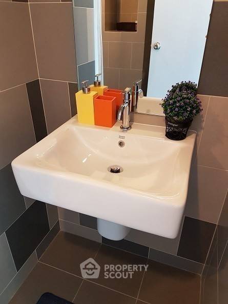 picture 1-BR Condo at Chewathai Phetkasem 27 near MRT Bang Wa (ID 347438) - 4/12