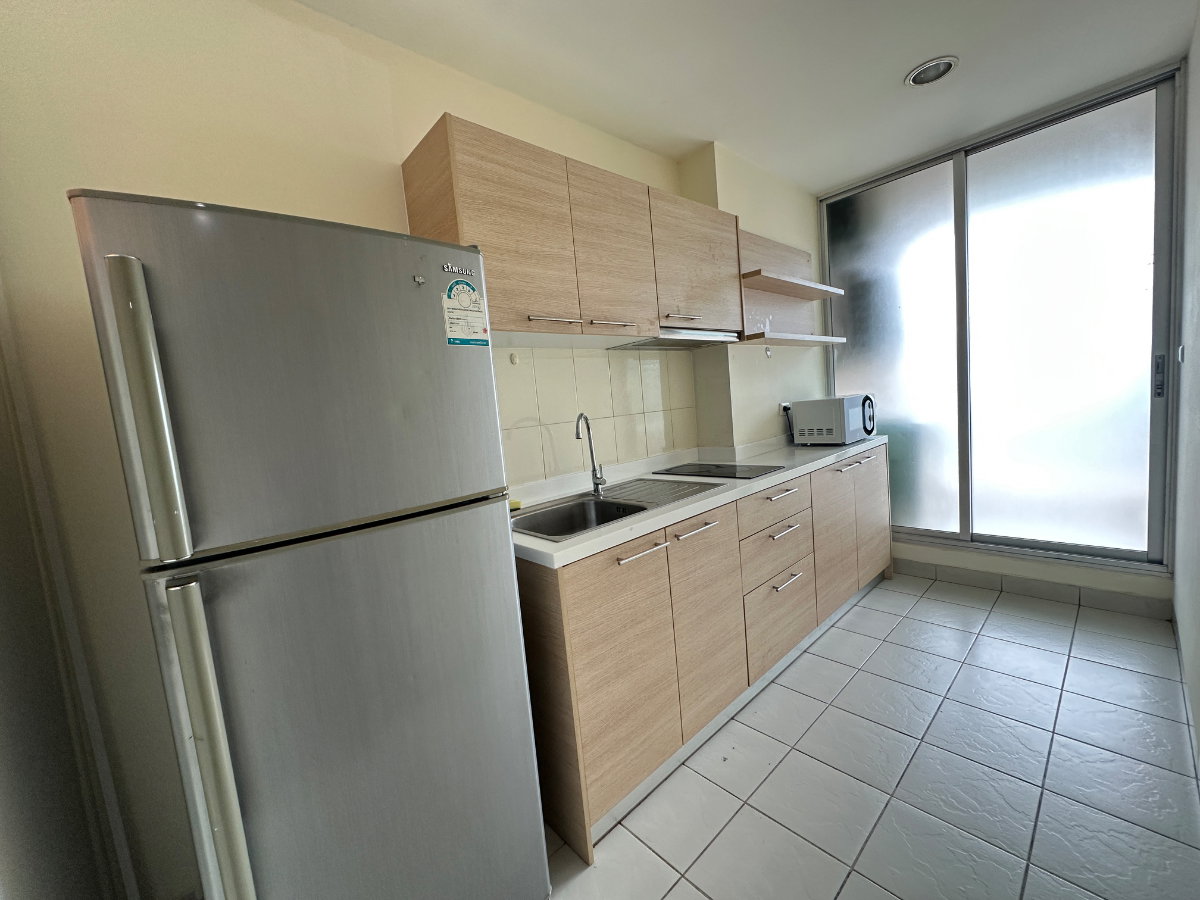 picture Available now! 🥰 16,000 THB/month - Life Sukhumvit 65 (Only 150m from BTS Phra Khanong📌) Contact Line: katk03 - 4/20