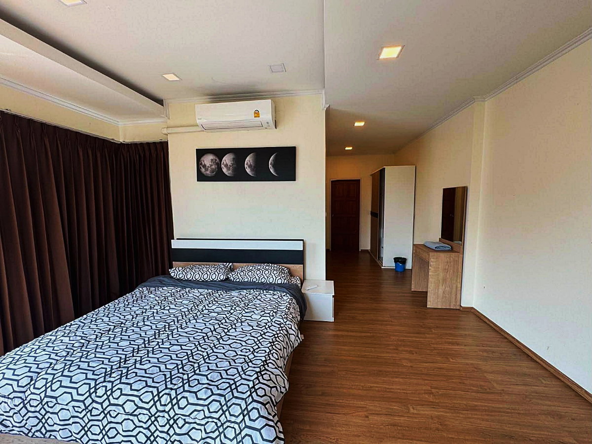 รูป ขายบ้านเดี่ยวพูลวิลล่า พัทยาเหนือ 4 ห้องนอน พร้อมสระว่ายน้ำส่วนตัว เนื้อที่ 126 ตร.ว. - รูปที่ 10/18