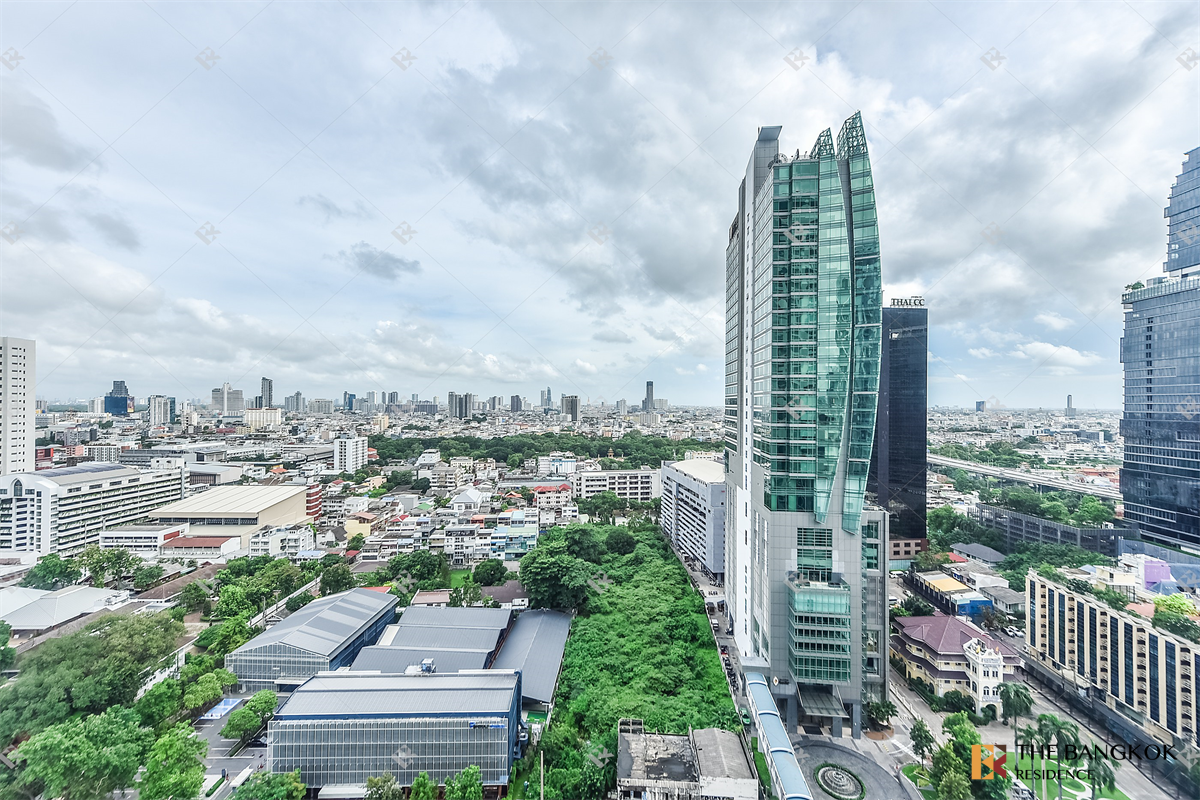 picture Comfortable and Ready to Move-in The Diplomat Sathorn near BTS Surasak - 4/10