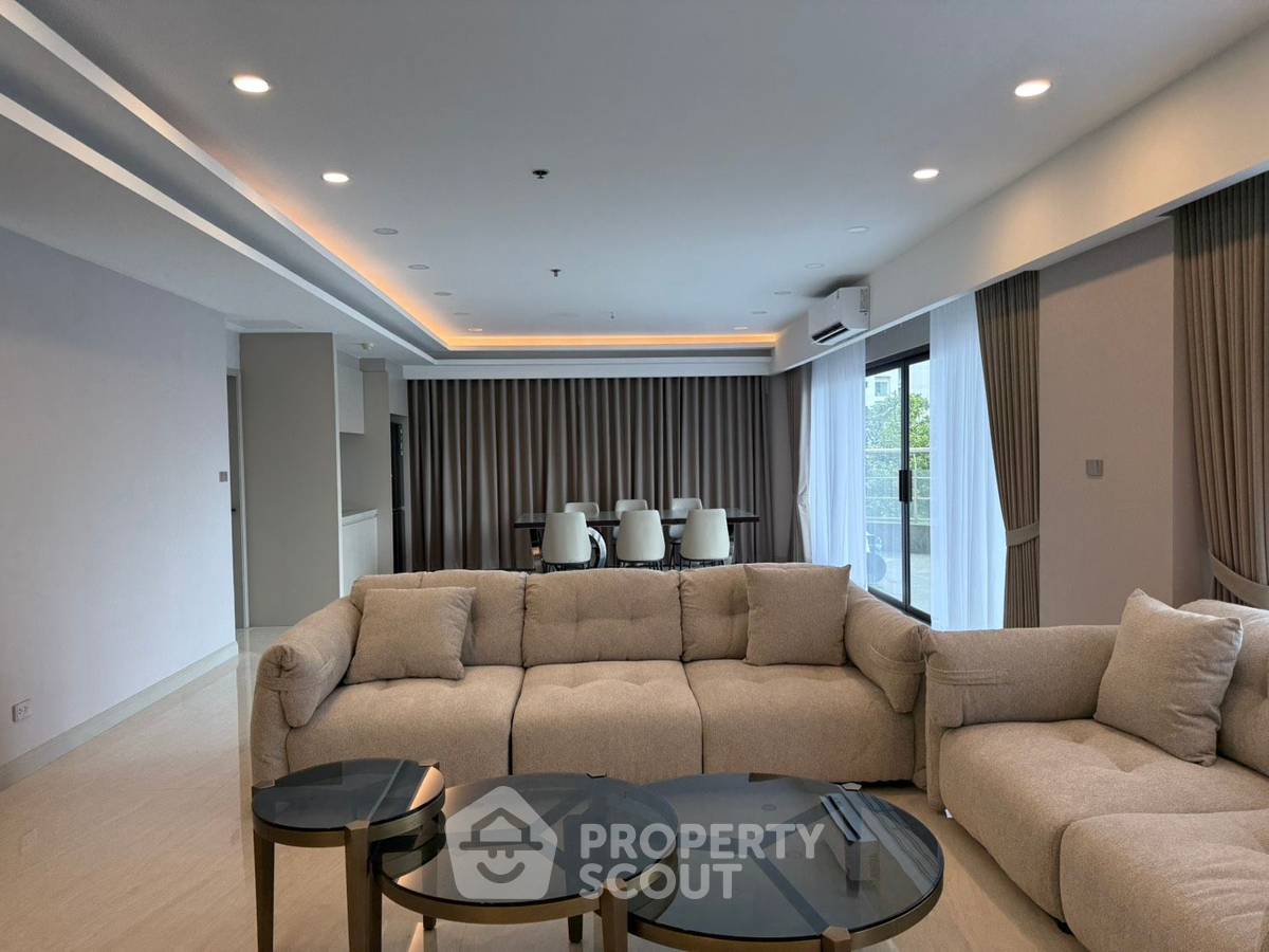 picture 371 Sqm 5-BR Le Raffine Sukhumvit 24 Condominium Near BTS Phrom Phong (ID 3365704) - 3/16