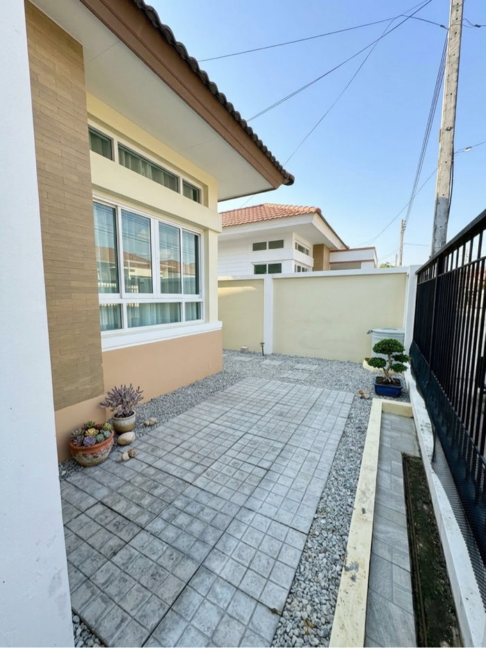 picture Ready to move in 15Oct Prime Location  - 11/11