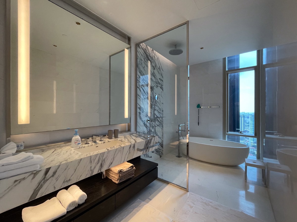 รูป ให้เช่าคอนโด Four Seasons Private Residences - 1 ห้องนอน 1 ห้องน้ำ - 130.52 ตร.ม. - เช่า 180,000 บาท/เดือน [YCr2610001] - รูปที่ 15/16