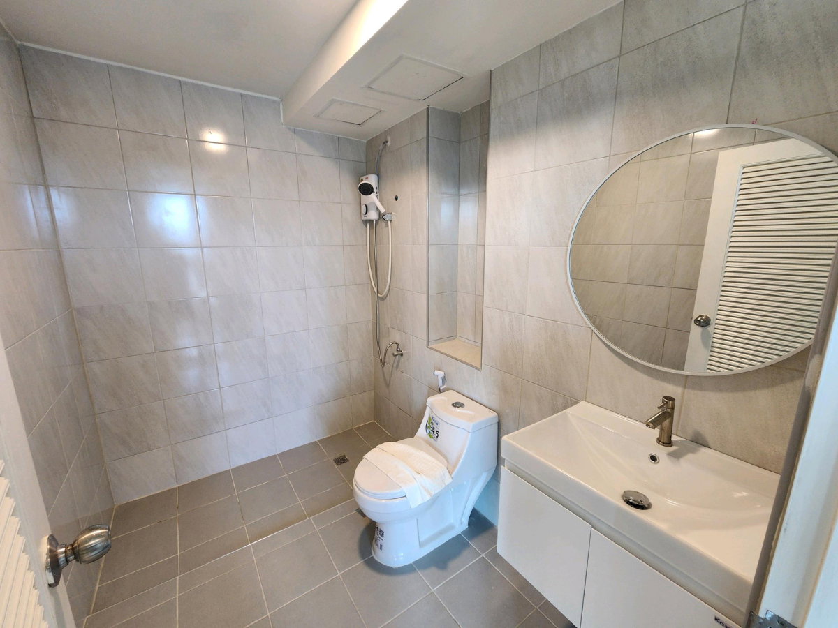 รูป คุ้มที่สุดในรัชดา! ห้องแต่งสวยตรงปก 39 ตร.ม. 1ห้องนอน1รับแขก พร้อมอยู่เพียง 2.1 ล้าน 💥 ลากกระเป๋าพร้อมเข้าอยู่ได้เลย! ชั้น 5 ทำเลดี - รูปที่ 21/27
