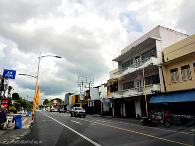 Apartment building for sale Muang Phuket Phuket : 3-story hotel building for sale in Phuket City, near Old Town. Land area: 60 square wah. 3-story building with 28 bedrooms. Price: 23.5 million Baht.