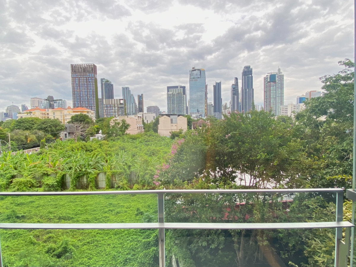 รูป ห้อง Modern Luxury แบบ Fully Furnished ขนาด 79.62 ตรม. 2 ห้องนอน, โครงการ The Room Sukhumvit 38 ใกล้ BTS, ห้องสวยตำแหน่งดีมาก ราคาคุ้มค่ากว่าโครงการ - รูปที่ 25/41