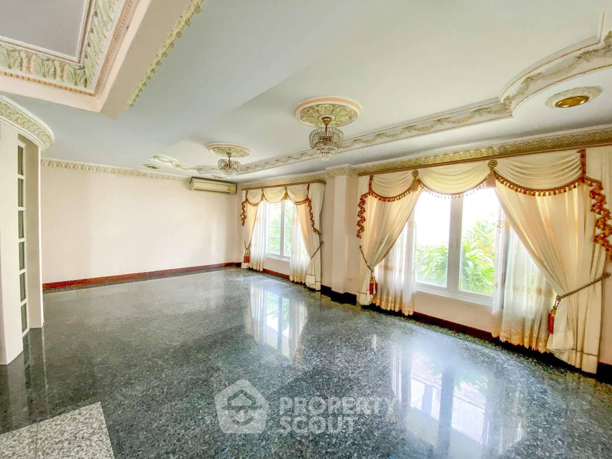 picture 4-BR House at Amarin Palace 1 in Anusawari (ID 984757) - 10/10