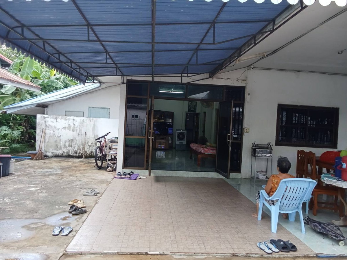 รูป 98667 - ขาย บ้านเดี่ยวพร้อมอาคารพาณิชย์ 3 ห้อง - รูปที่ 9/10