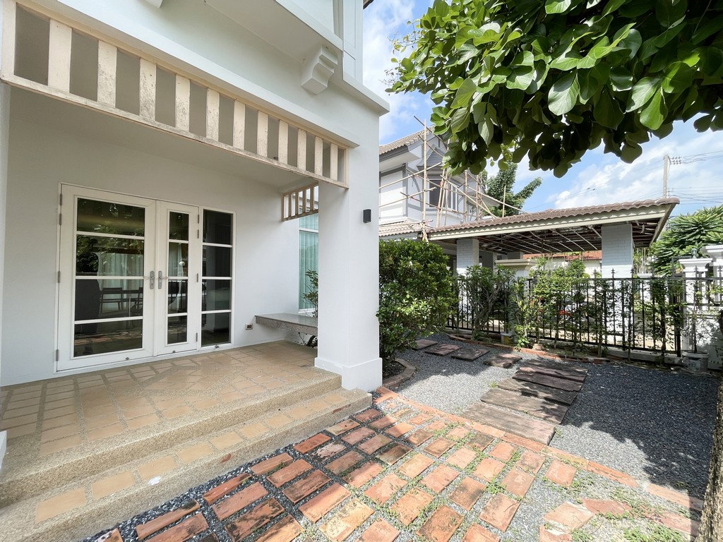รูป ขายบ้านเดี่ยว ลัดดารมย์ วัชรพล โครงการ 3 | 85.8 ตร.ว. | 250 ตร.ม. | 3 ห้องนอน 4 ห้องน้ำ | พร้อมเรือนรับรอง - รูปที่ 2/28