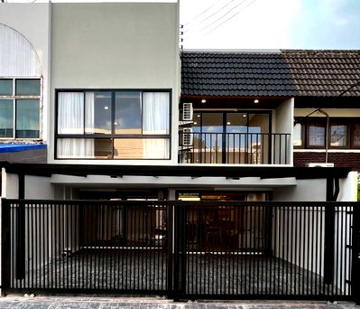 ทาวน์โฮม ม.ศรีนครินทรวิโรฒ วิทยาเขตประสานมิตร : LTH16303 - Modern Townhouse For Sale | Ekkamai 22 / Pridi Banomyong 41 | Near BTS Phra Khanong | 200 Sq.m. | 4+1 Beds | 3 Baths | 18.9MB