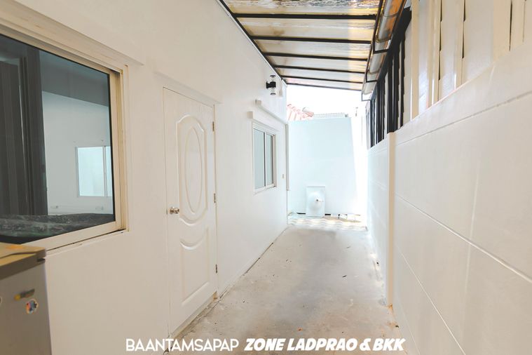 ขายโฮมออฟฟิศ 4 ห้องนอน 628 ตร.ม. 52.3 ตร.ว. เขตวังทองหลาง