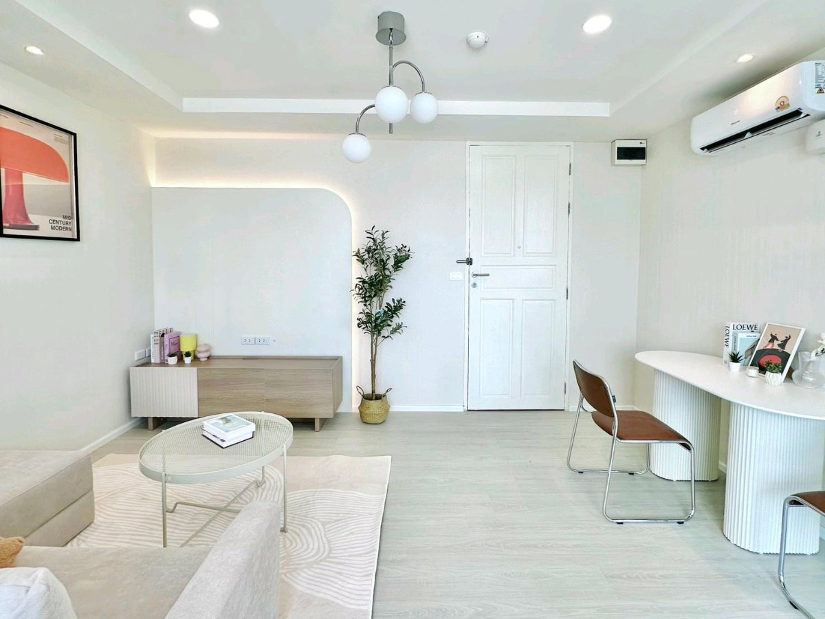 รูป คุ้มที่สุดในรัชดา! ห้องแต่งสวยตรงปก 39 ตร.ม. 1ห้องนอน1รับแขก พร้อมอยู่เพียง 2.1 ล้าน 💥 ลากกระเป๋าพร้อมเข้าอยู่ได้เลย! ชั้น 5 ทำเลดี - รูปที่ 11/27