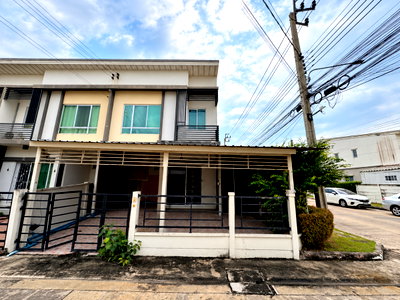 Townhouses for sale Nonthaburi : 🏡 2-Storey Townhome, 3 Bedrooms, Parking for 2 Cars ✨🏡 Pleno Pinklao-Wongwaen