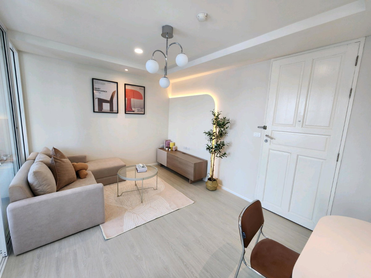 รูป คุ้มที่สุดในรัชดา! ห้องแต่งสวยตรงปก 39 ตร.ม. 1ห้องนอน1รับแขก พร้อมอยู่เพียง 2.1 ล้าน 💥 ลากกระเป๋าพร้อมเข้าอยู่ได้เลย! ชั้น 5 ทำเลดี - รูปที่ 8/27