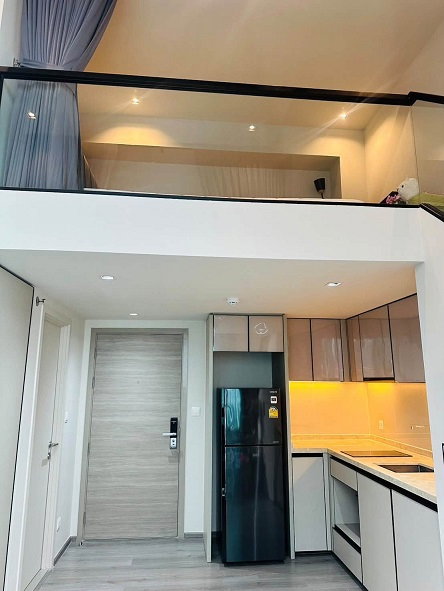 picture **For Rent: The Reserve Phahol-Pradipat - Rare 2-Story Loft, 21st Floor, High Ceiling** - 1/8