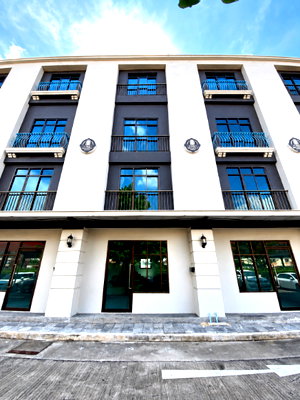 เช่าโฮมออฟฟิศ กรุงเทพมหานคร : ให้เช่า โฮมส์ออฟฟิศ4ชั้น Chic District รามคำแหง 53 มีที่จอดรถ/จดทะเบียนบริษัทได้ 【Line: Yosita828】