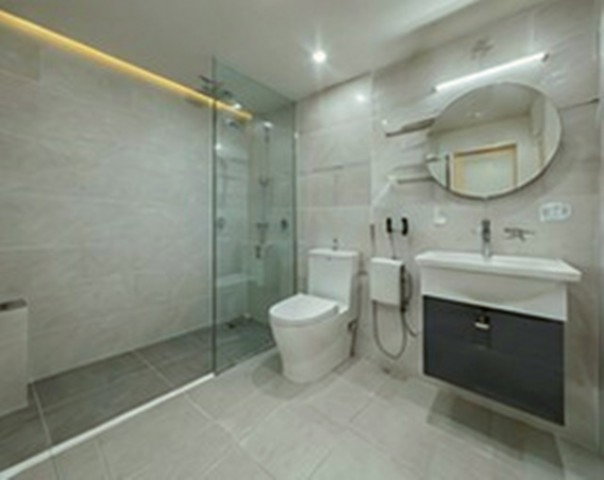 picture 			3-story commercial building with a mezzanine featuring 3 bed and 2 bath on Bang Khae Road just 800m.           - 4/8