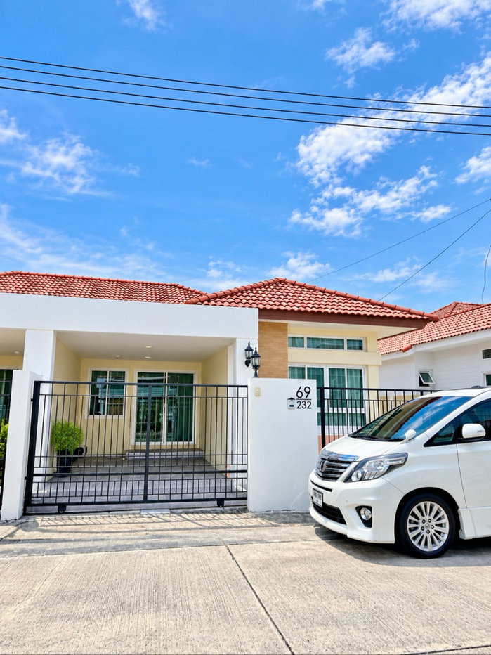picture Ready to move in 15Oct Prime Location  - 2/11