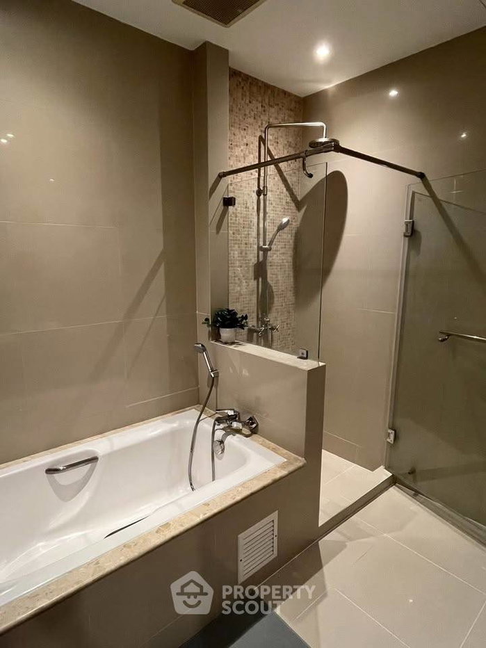 picture 2-BR Condo at Citi Smart Sukhumvit 18 near BTS Asok (ID 3364790) - 10/12