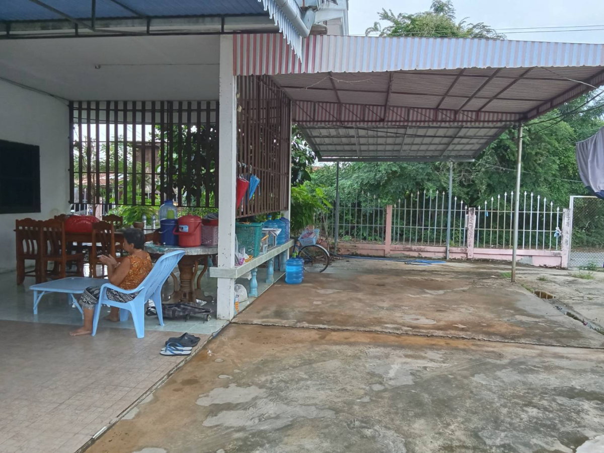 รูป 98667 - ขาย บ้านเดี่ยวพร้อมอาคารพาณิชย์ 3 ห้อง - รูปที่ 5/10