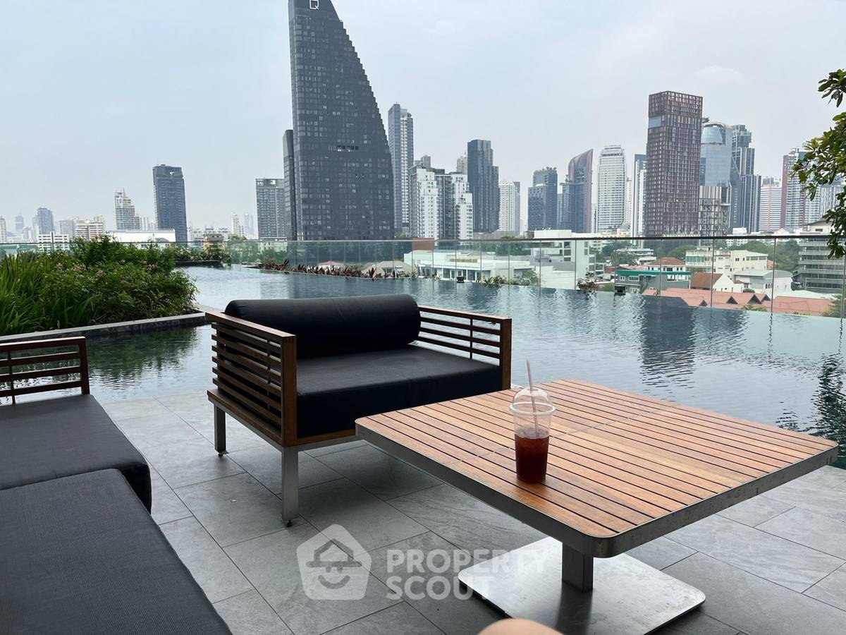 picture 20th-Floor 2-BR Condo At Oka Haus Sukhumvit 36 Near BTS Thong Lor (ID 2475459) - 17/18