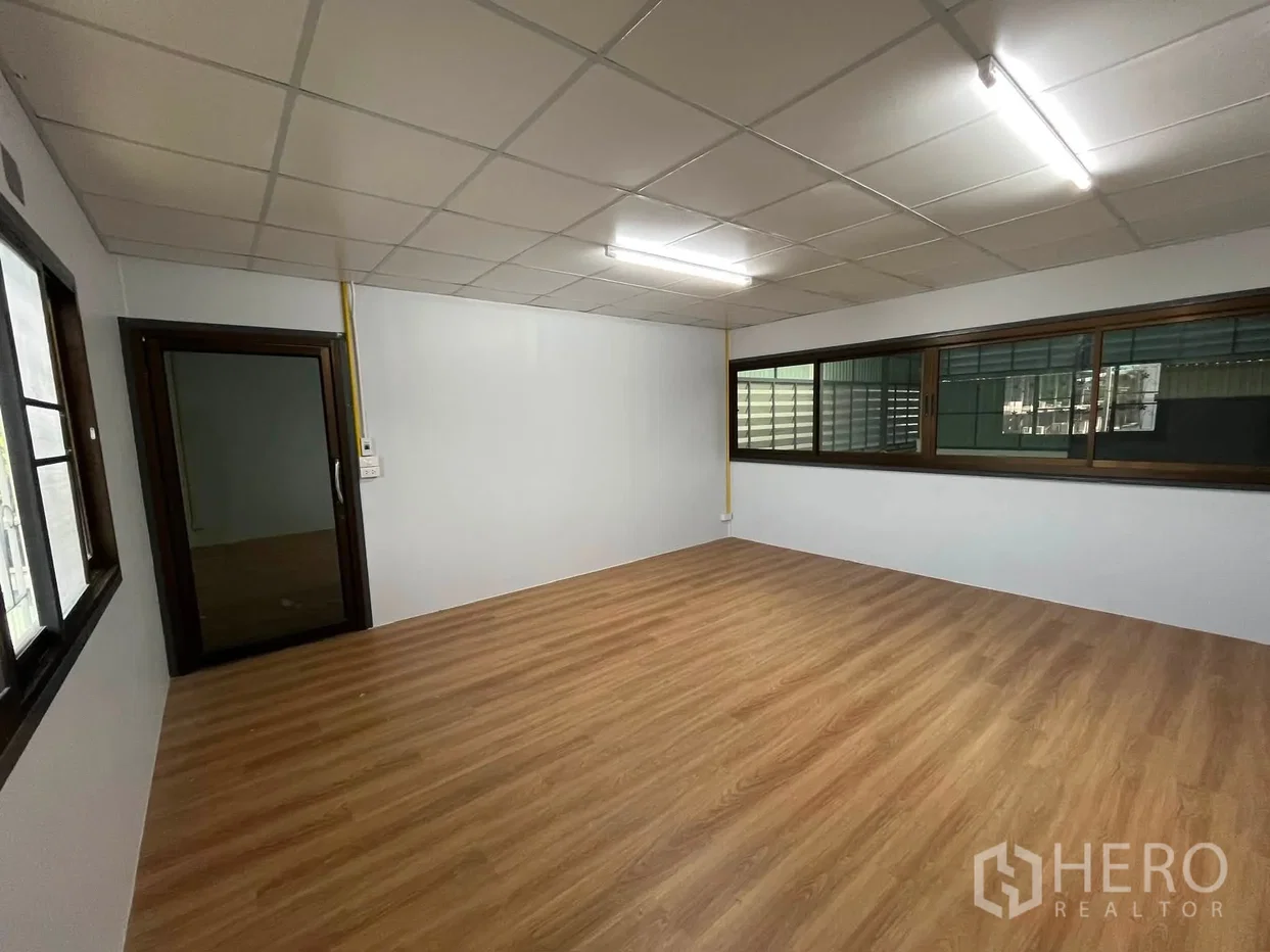 picture For rent Warehouse 420 sqm in Dok Mai, Prawet, Bangkok - 9/12