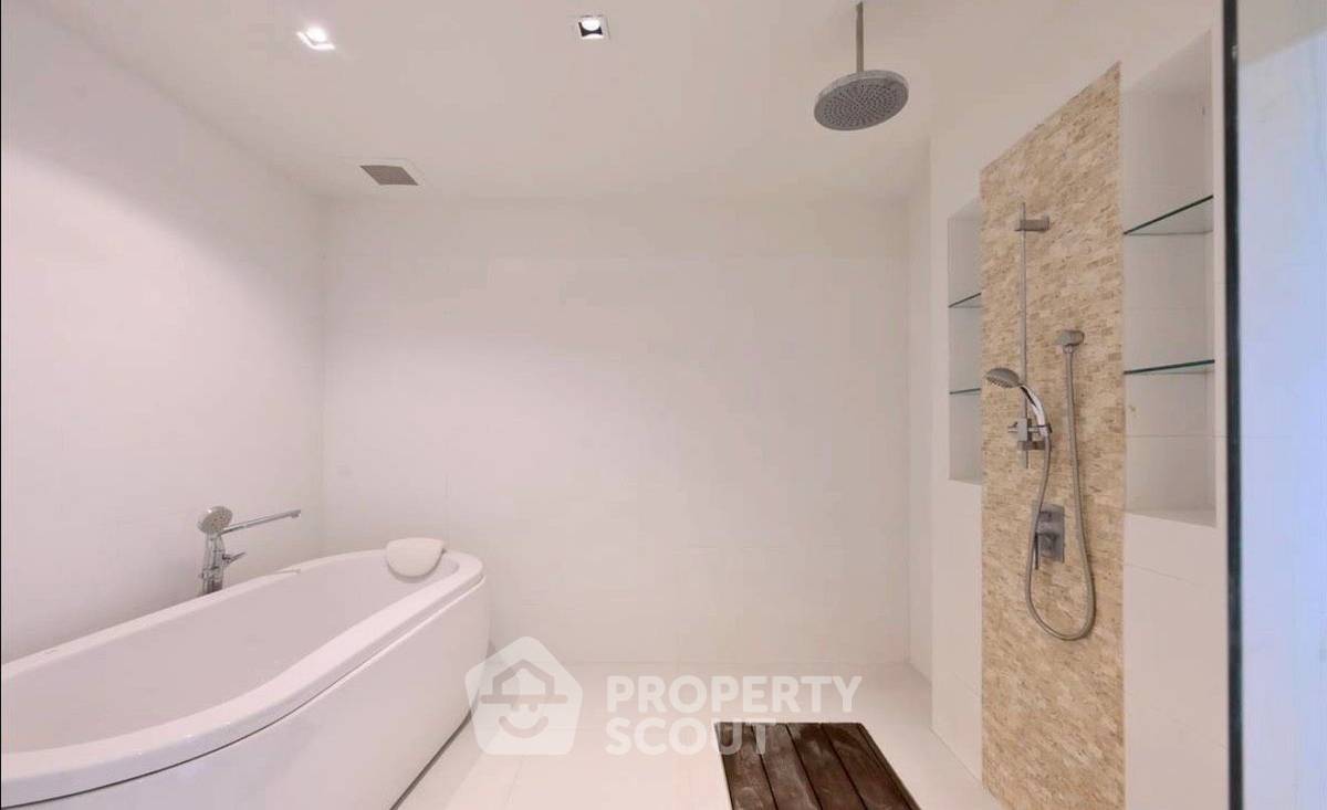 รูป คอนโด 2-ห้องนอน ที่ เดอะ เลคส์ กรุงเทพ ใกล้ BTS อโศก (ID 3364401) - รูปที่ 3/6