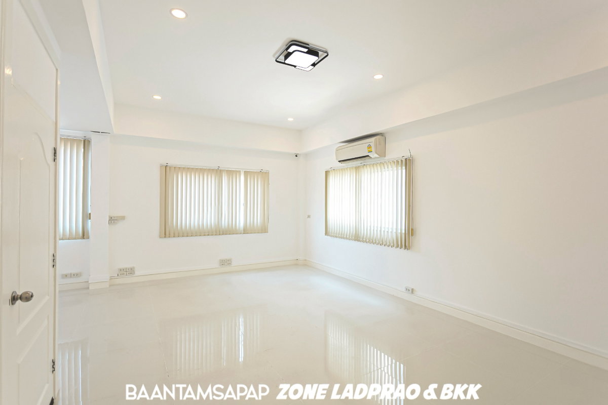 picture Twin Townhome next to the MRT, Ladprao 110 – The Best Value in Town! - 20/26