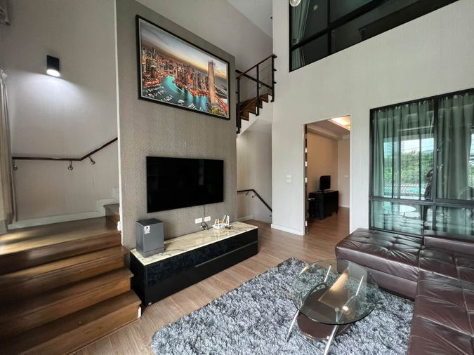 3-bed townhouse for rent, 240 sqm, 20 sq wah, Khlong Toei