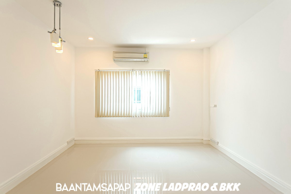 picture Twin Townhome next to the MRT, Ladprao 110 – The Best Value in Town! - 11/26