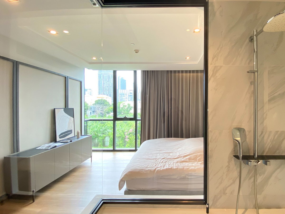 รูป ห้อง Modern Luxury แบบ Fully Furnished ขนาด 79.62 ตรม. 2 ห้องนอน, โครงการ The Room Sukhumvit 38 ใกล้ BTS, ห้องสวยตำแหน่งดีมาก ราคาคุ้มค่ากว่าโครงการ - รูปที่ 19/41