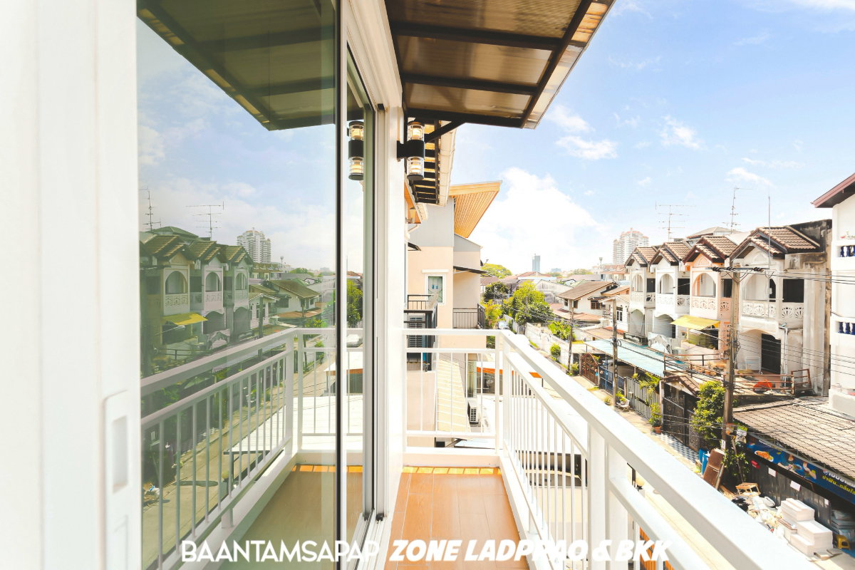 picture Twin Townhome next to the MRT, Ladprao 110 – The Best Value in Town! - 8/26