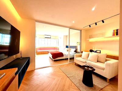 Condos for sale 700 Year Sports Arena Chiang Mai : Hillside condo2 nimman road for sale 2,990,000 THB : Tel .082-389-9314 (Boo)