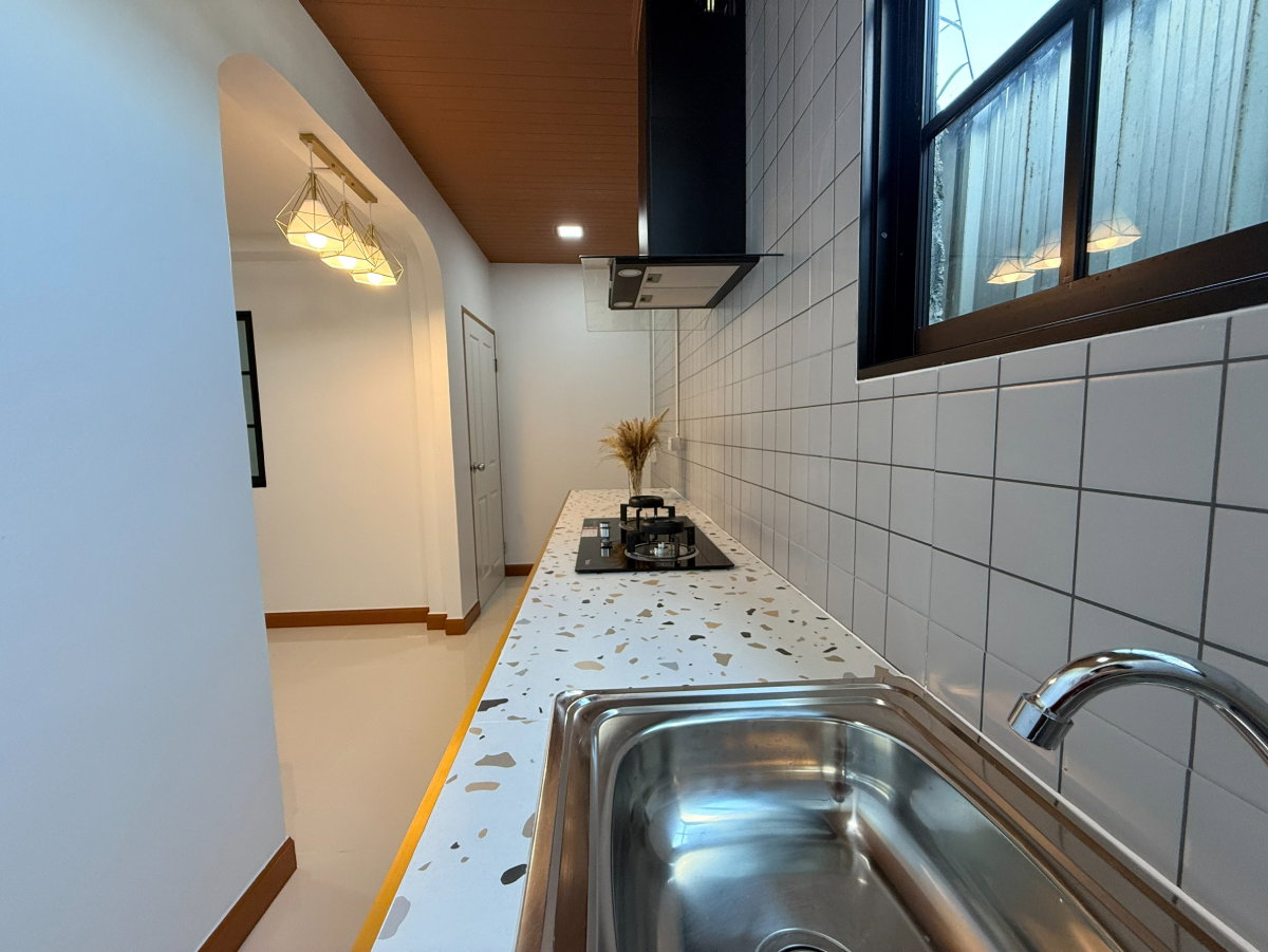 รูป บ้านเดี่ยว ทำเลดี ต้นโครงการ แต่งใหม่ หมู่บ้านอมรทรัพย์ ราคาถูก ถนนอยู่วิทยา 18 กระทุ่มราย ถนนเมน หนองจอก - รูปที่ 11/27