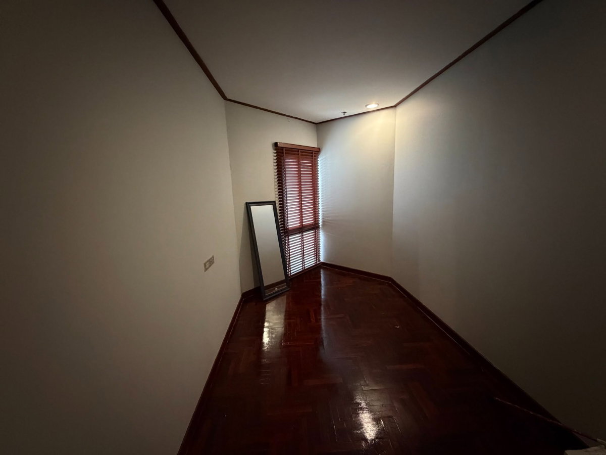 picture For Rent: Condo East Tower behide Central BangNa *3 Bedroom* at Line: @homefinder - 8/17