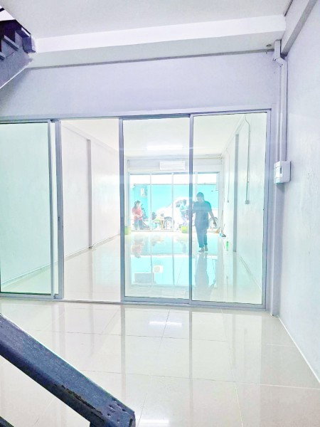 รูป 261007pooontuf ให้เช่า โกดัง จดทะเบียนได้ 3 ชั้น 3นอน ทำโรงแรมได้ ร้านอาหารได้ BTSอารีย์ 1.8กม.BTS สะพานควาย 915 ม. 2น้ำ ใกล้ - รูปที่ 3/8