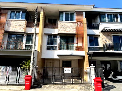 เช่าทาวน์โฮม กระทรวงพาณิชย์ นนทบุรี : RB26554 ให้เช่าทาวน์โฮม 3ชั้น โครงการ พลัส ซิตี้พาร์ค สนามบินน้ำ แอดไลน์ @mproperty( มี @ ด้วย) แอดมินตอบไว
