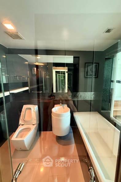 รูป คอนโด 2 ห้องนอน Rhythm Sathorn ใกล้ BTS สะพานตากสิน (ID 3366050) - รูปที่ 2/8